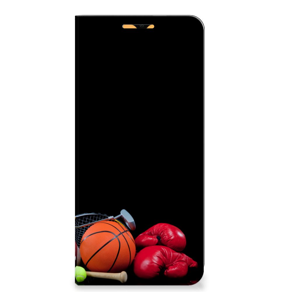 OPPO A15 Hippe Standcase Sports met basketbal, boxhandschoenen en sportuitrusting op een zwarte achtergrond.