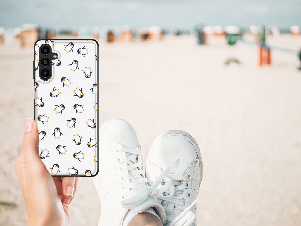 Back Case voor Samsung Galaxy A14 5G Pinguïn met schattige pinguïnprint op een strandachtergrond.