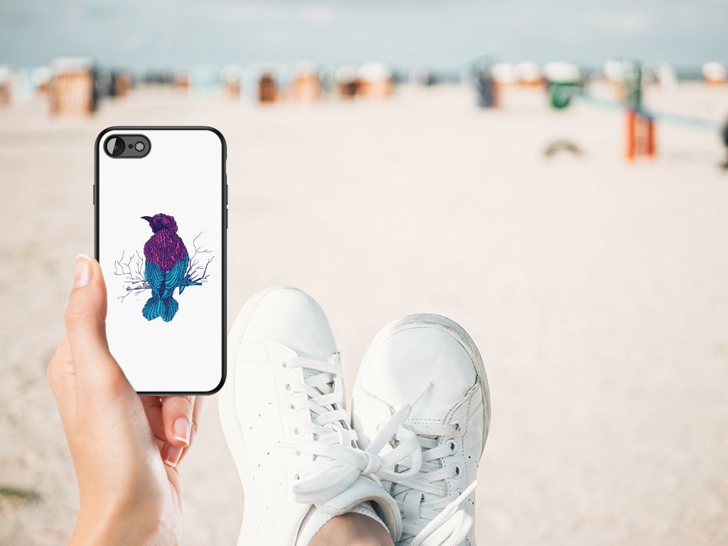iPhone SE 2022 | SE 2020 | 7/8 Hoesje Merel met kleurrijke vogelillustratie op een strand.
