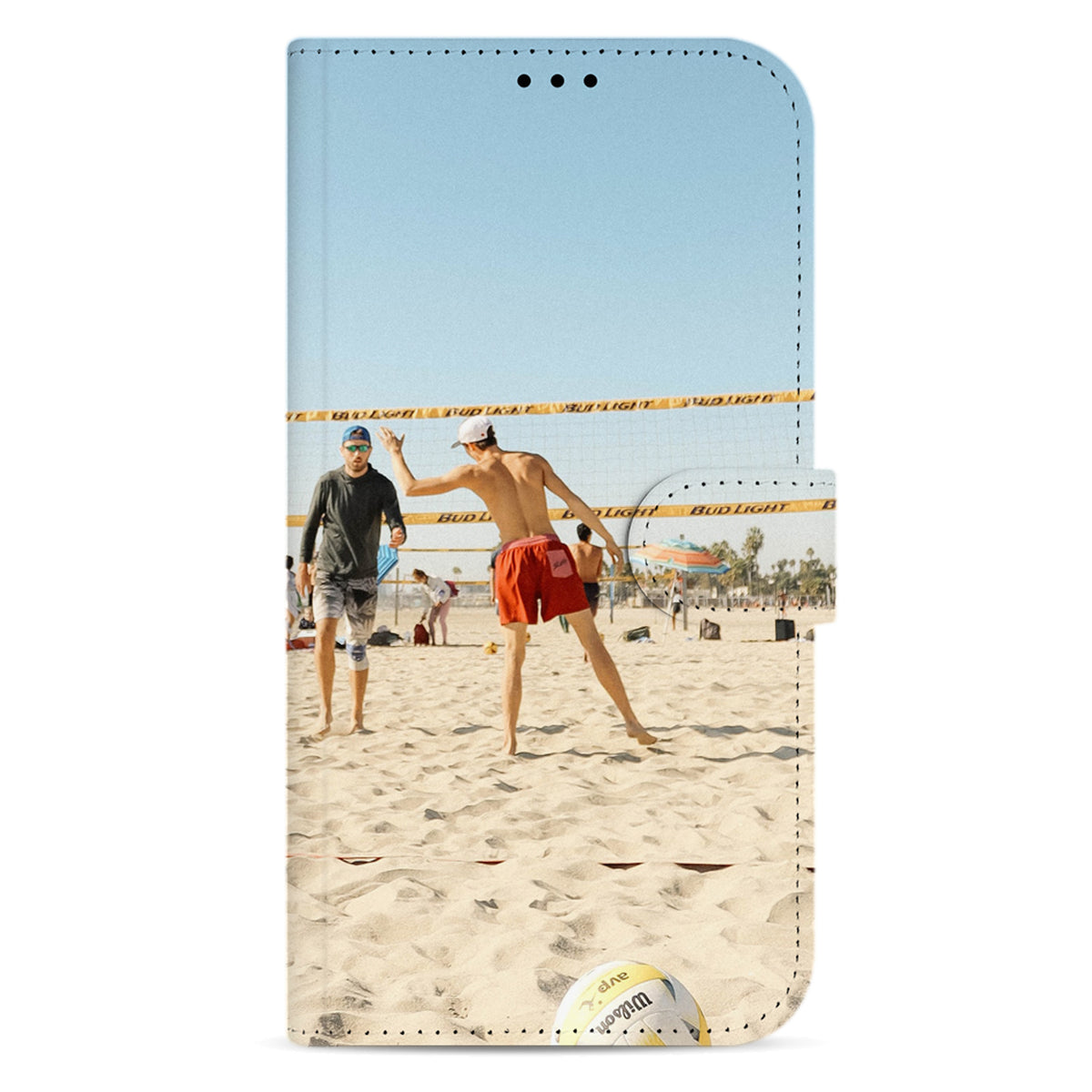 Gesloten bookcase voor iPhone 12 en 12 Pro met beachvolleyballers bij het net op het zand