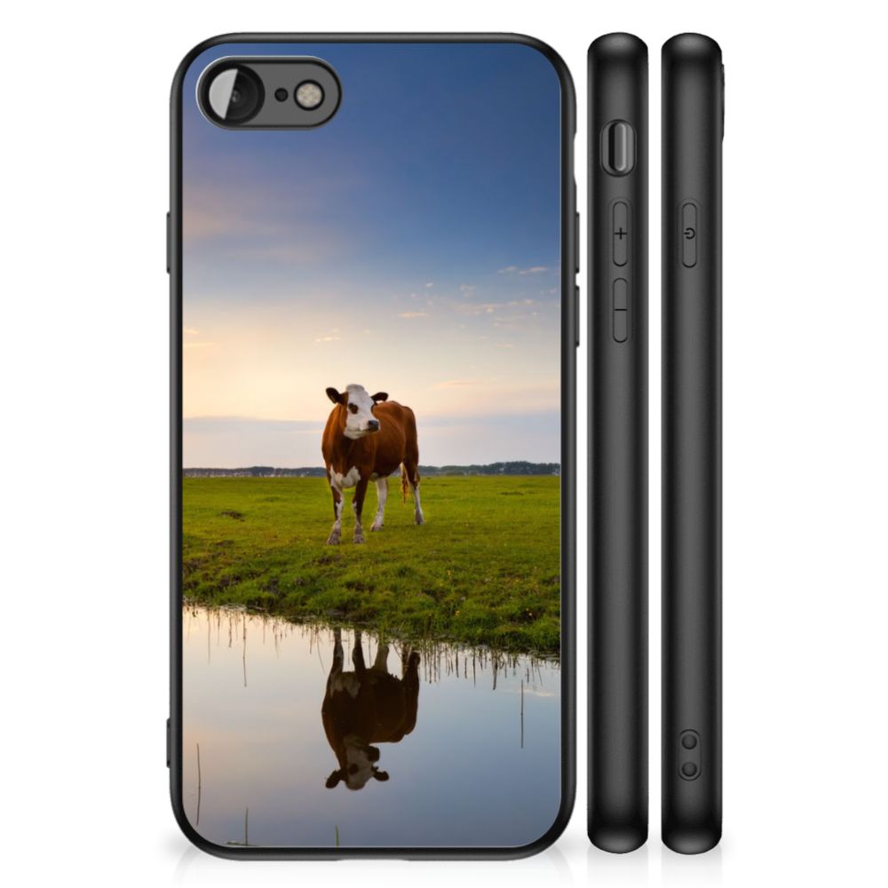 iPhone SE 2022 | SE 2020 | 7/8 Dierenprint Telefoonhoesje Koe met afbeelding van een koe in een weiland.