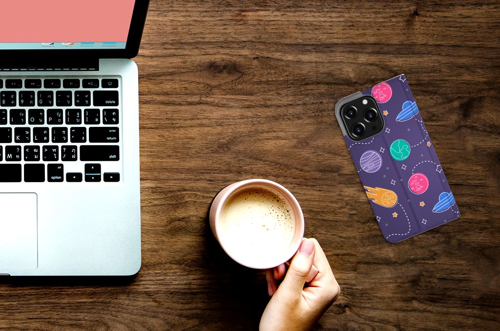 iPhone 13 Pro Hippe Standcase Space - B2C Telecom