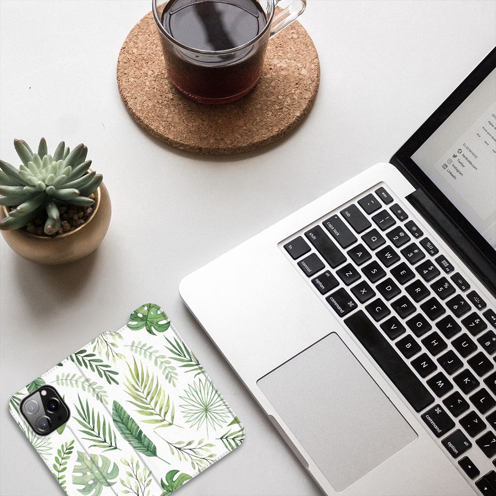 iPhone 14 Pro Smart Cover Leaves