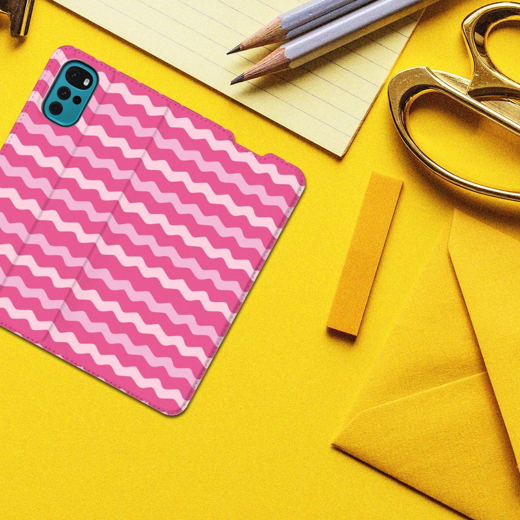 Motorola Moto G22 Hoesje met Magneet Waves Pink - B2C Telecom