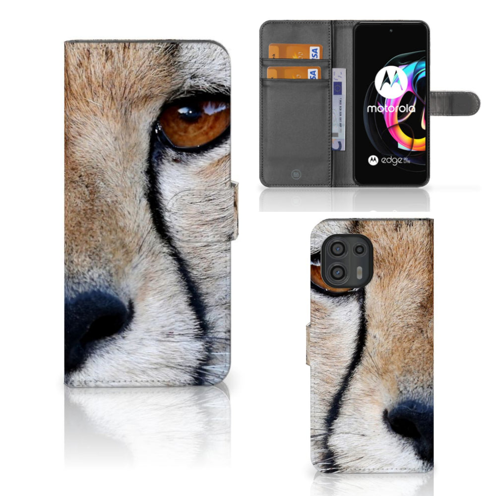 Motorola Edge 20 Lite Telefoonhoesje met Pasjes Cheetah met close-up van cheeta en ruimte voor 3 pasjes.