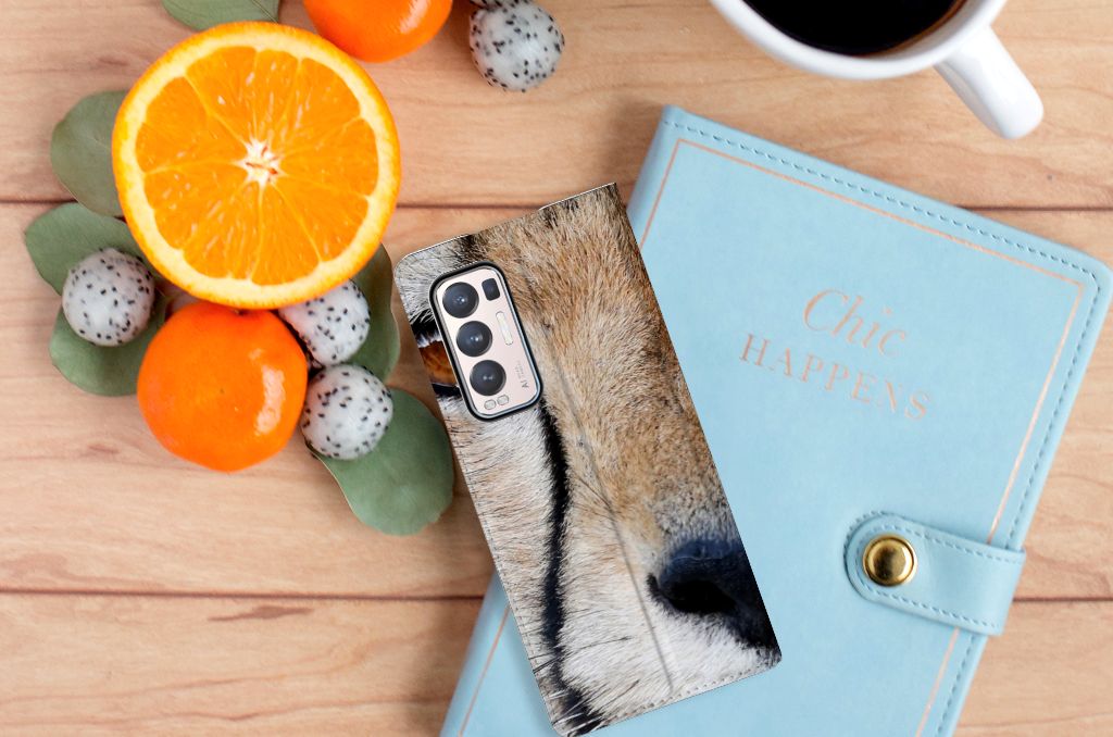 OPPO Find X3 Neo Hoesje maken Cheetah met close-up van jachtluipaard, decoratief in natuurlijke setting.