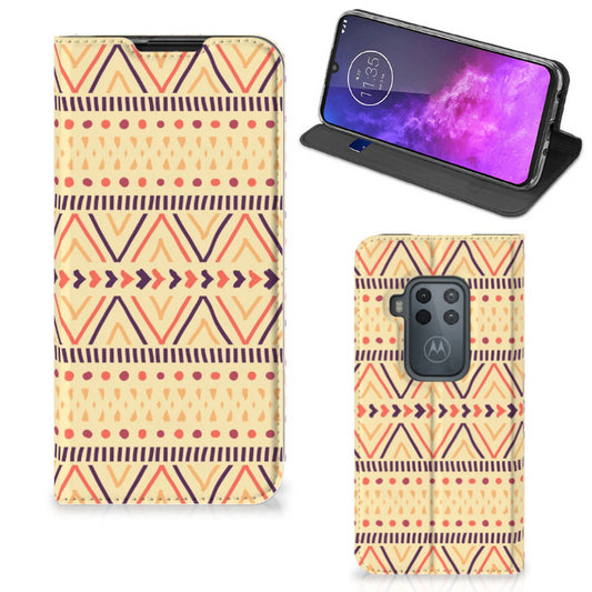 Motorola One Zoom Hoesje met Magneet Aztec Yellow