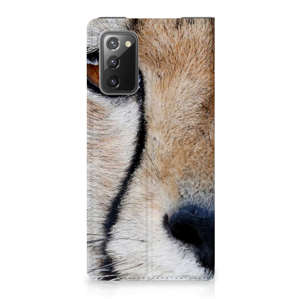Samsung Galaxy Note20 Hoesje maken Cheetah close-up van het jachtluipaard op een stand case.