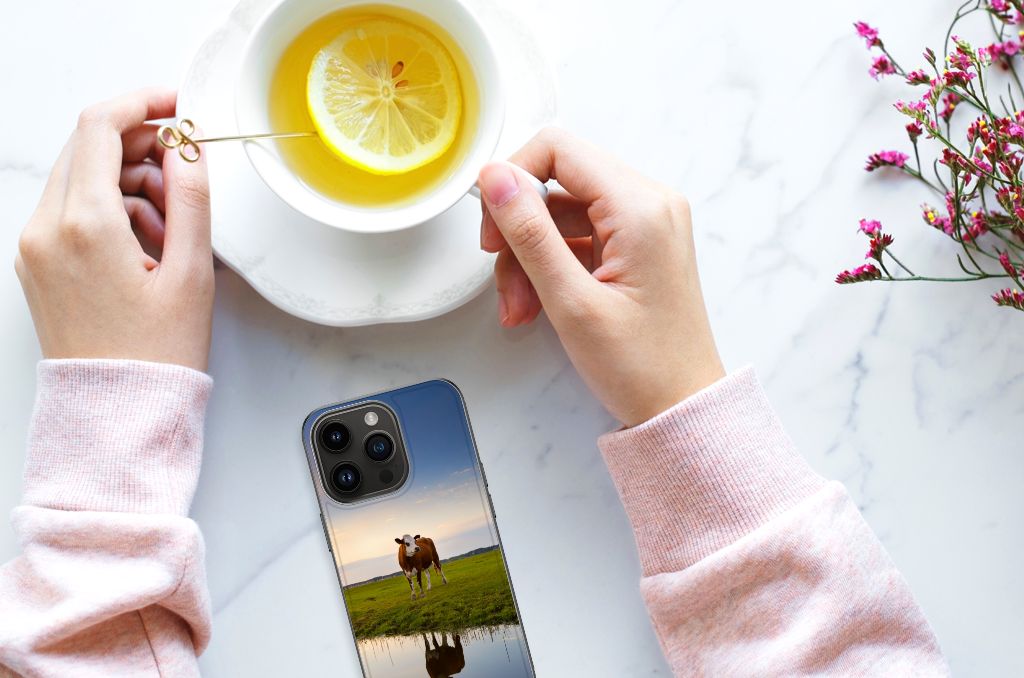 iPhone 15 Pro Dierenprint Telefoonhoesje Koe B2C Telecom