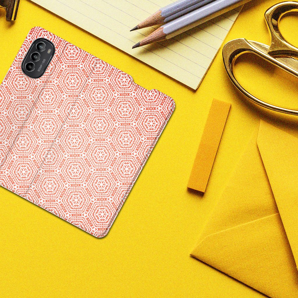 Motorola Moto G52 | Moto G82 Hoesje met Magneet Pattern Orange - B2C Telecom