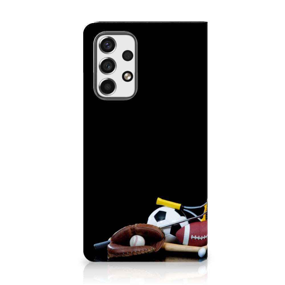Samsung Galaxy A53 Hippe Standcase Sports met diverse sportafbeeldingen en houder voor pasjes.