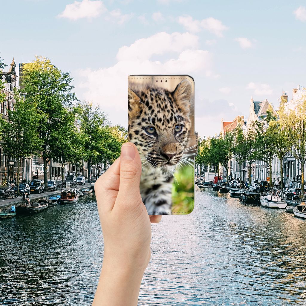 OnePlus Nord 2 5G Telefoonhoesje met Pasjes Baby Luipaard