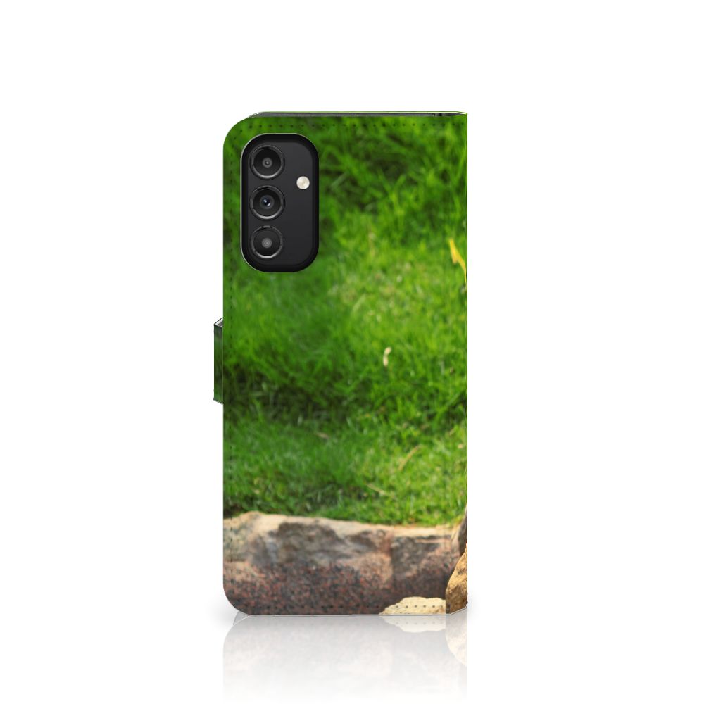 Samsung Galaxy A14 5G Telefoonhoesje met Pasjes Panda met mooie pandas op een groene achtergrond.