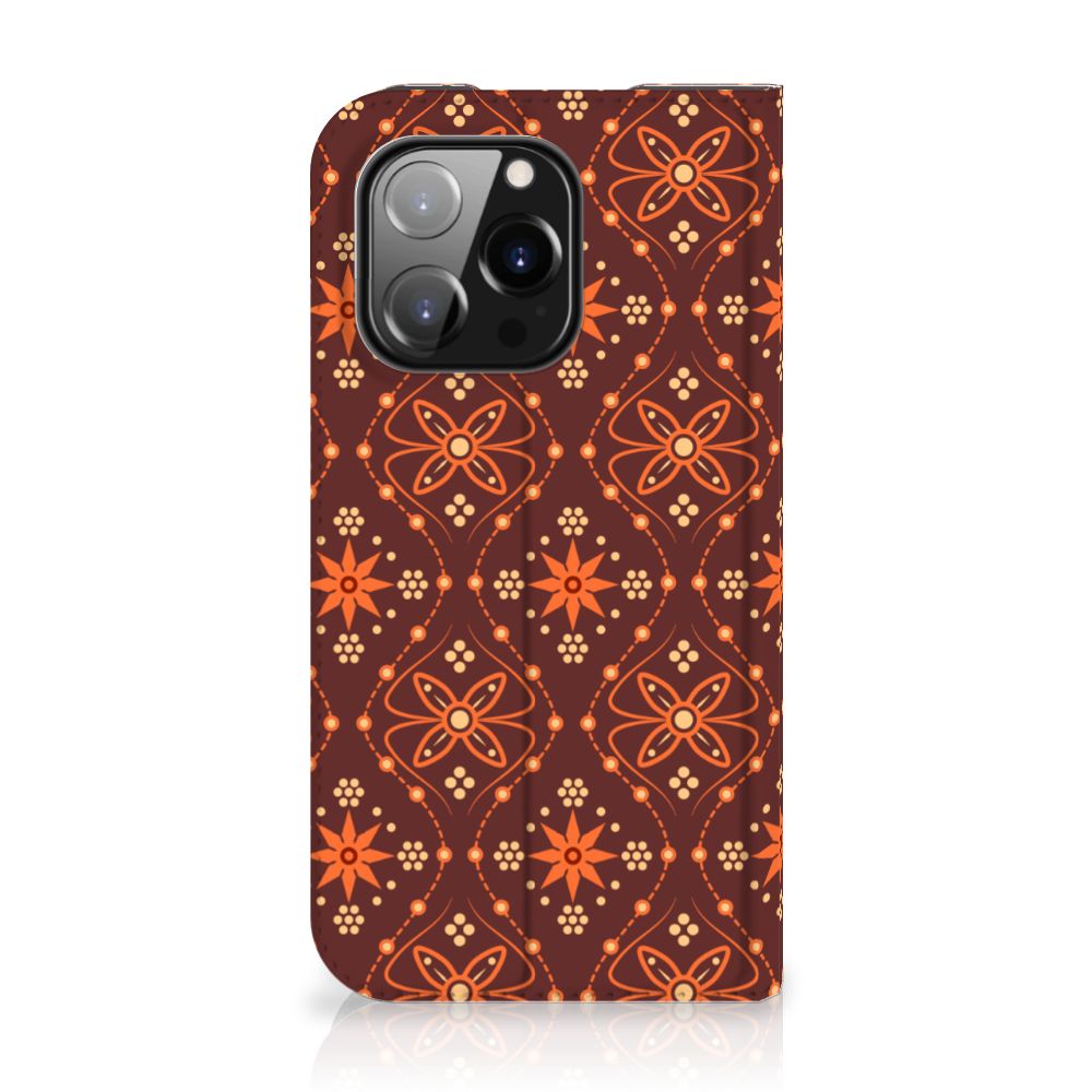 iPhone 14 Pro Hoesje met Magneet Batik Brown