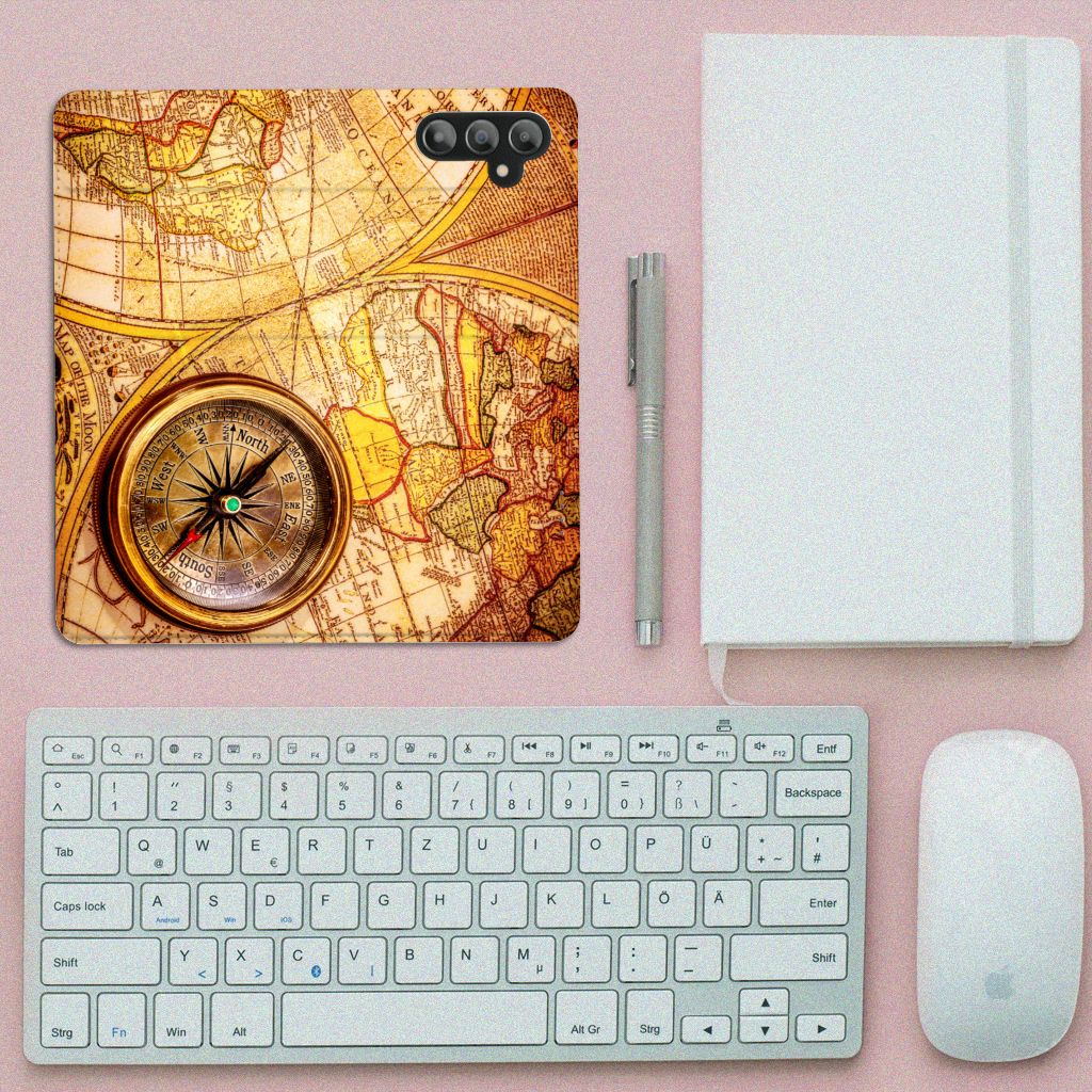 Samsung Galaxy A14 4G Book Cover Kompas met een kompas en wereldkaart op een bureau.