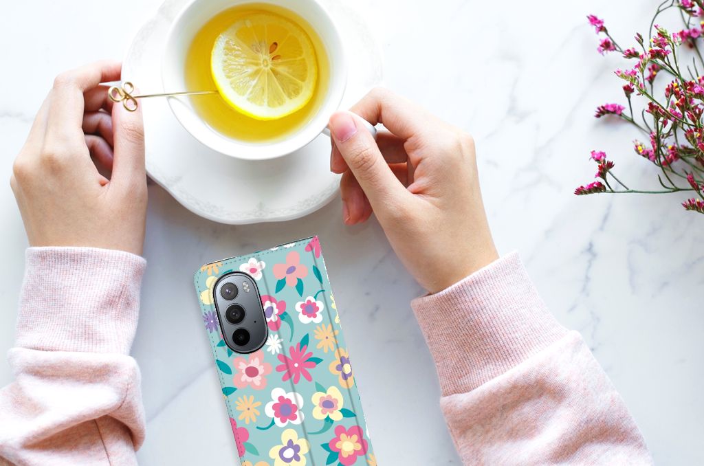 Motorola Edge 30 Pro Smart Cover Flower Power - B2C Telecom