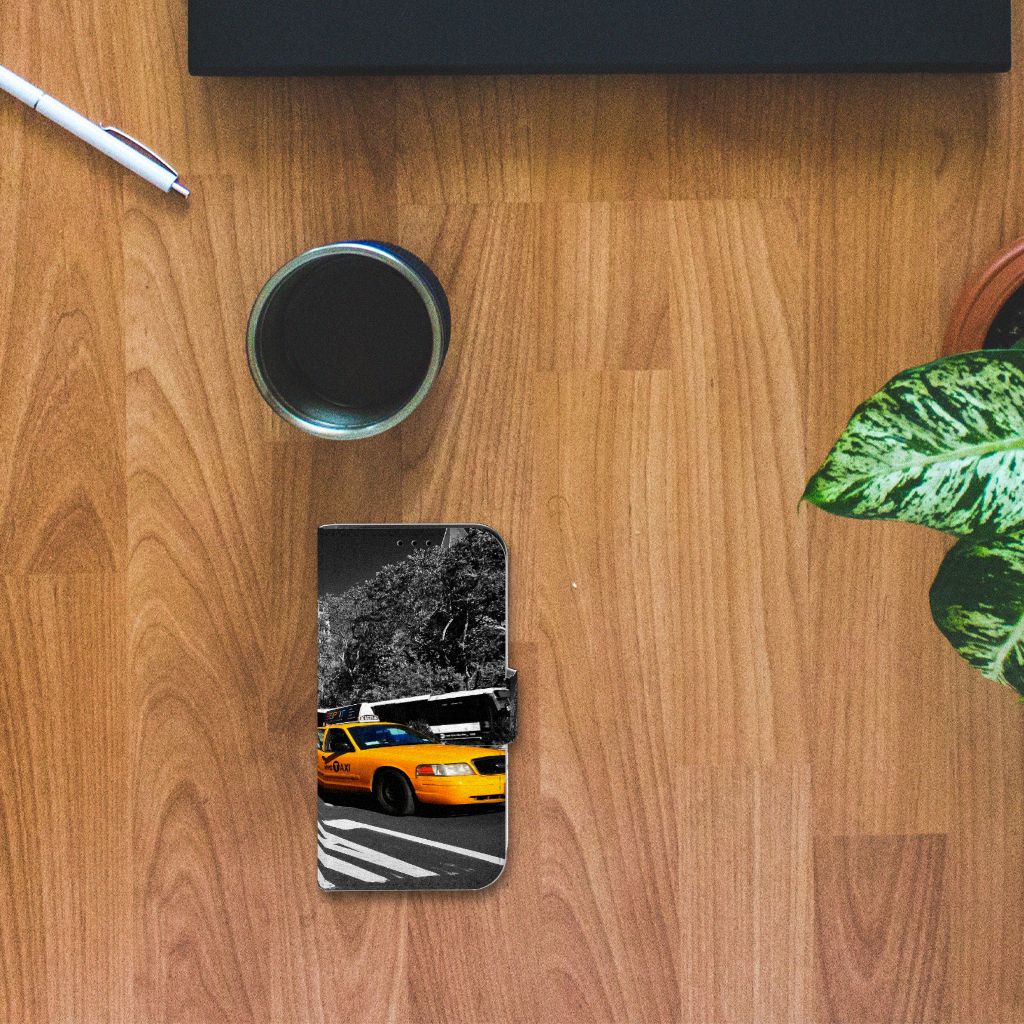 iPhone 13 Mini Flip Cover New York Taxi