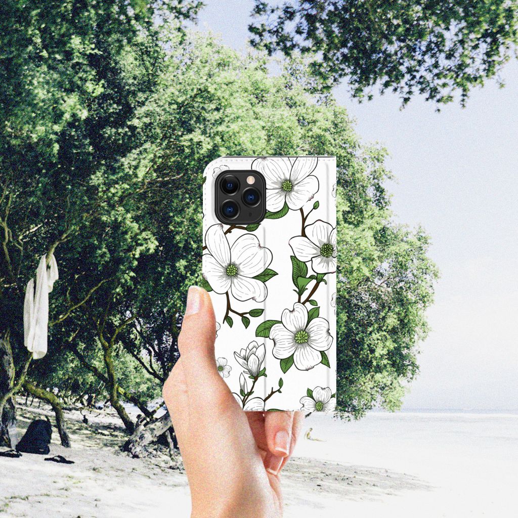 Apple iPhone 11 Pro Smart Cover Dogwood Flowers