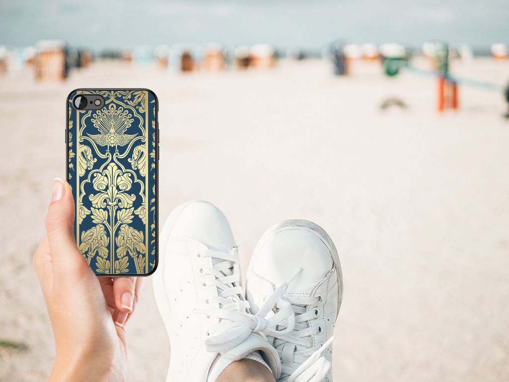 iPhone SE 2022 | SE 2020 | 7/8 Bloemen Hoesje Beige Flowers met goud en navy design op het strand.