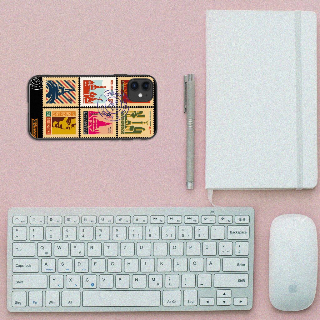 iPhone 11 TPU Backcover Postzegels met vintage postzegels op een bureau met toetsenbord en notitieboek