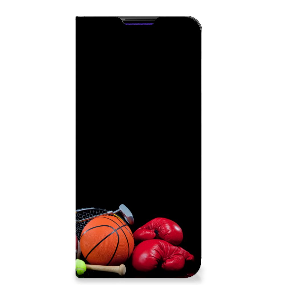 Samsung Galaxy A03s Hippe Standcase Sports met sportuitrusting en ballen.