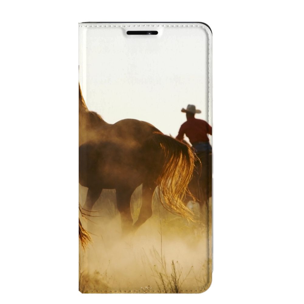 Motorola Edge 20 Pro Hoesje maken Design Cowboy met paardenprint en cowboy op de achtergrond