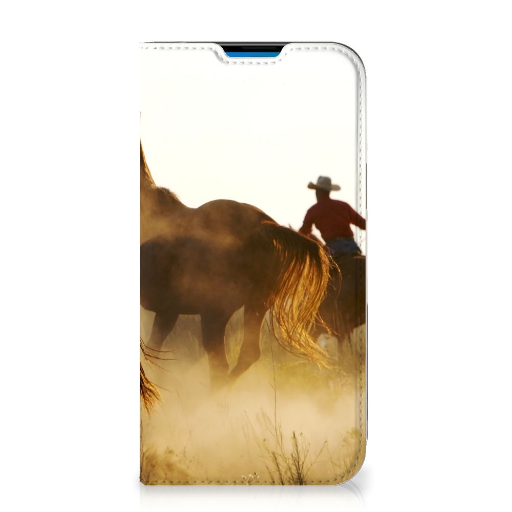 iPhone 14 Pro Max Hoesje maken Design Cowboy met paarden en cowboy op de achtergrond