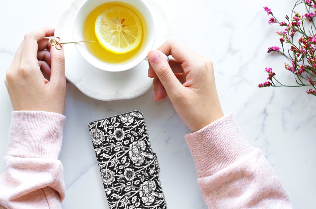 Samsung Galaxy M10 Hoesje Black Flowers
