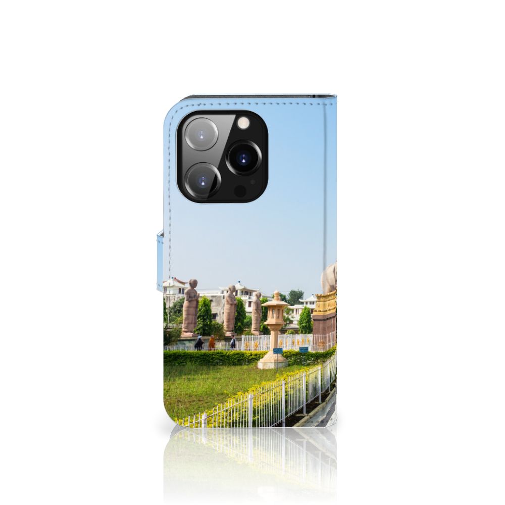 iPhone 14 Pro Flip Cover Boeddha met prachtige boeddhabeelden op de achtergrond 🌼