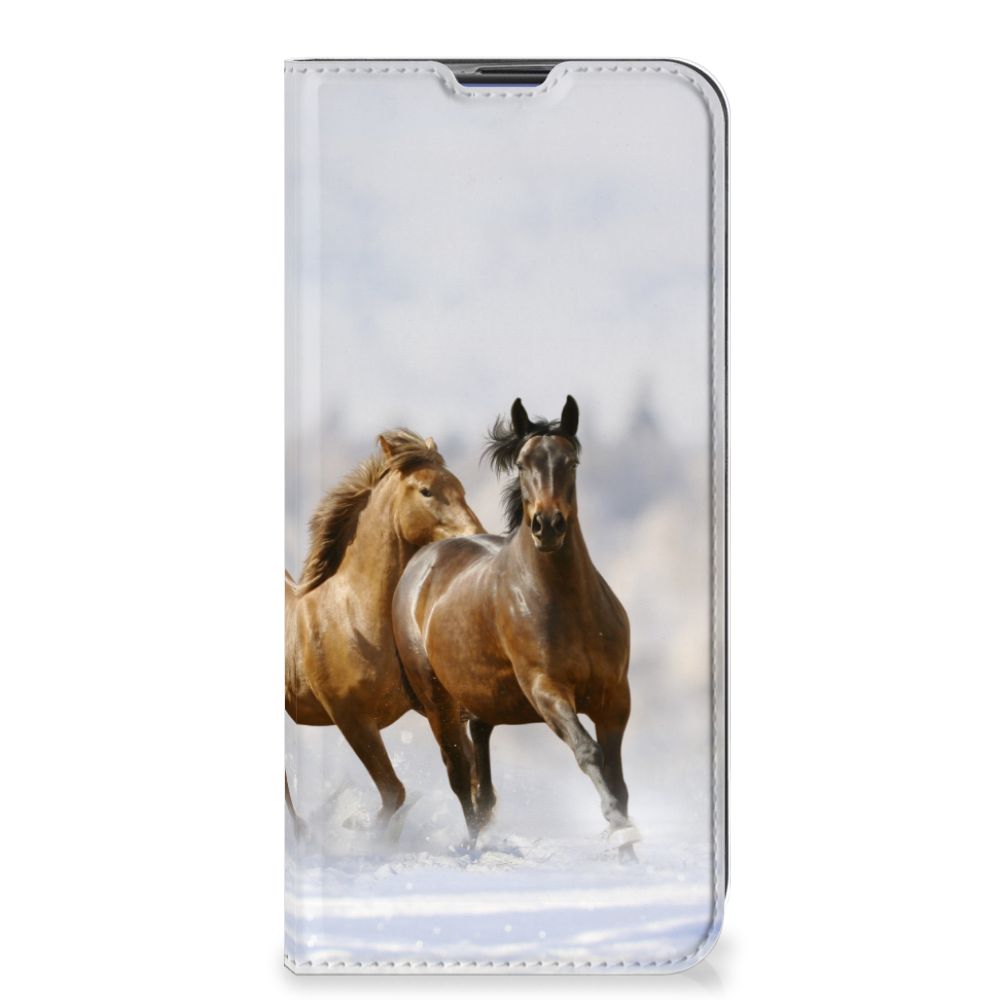 OPPO Reno4 Z 5G Hoesje maken Paarden met afbeelding van rennende paarden in een winterlandschap.