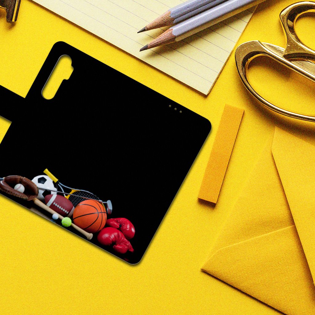 Xiaomi Mi Note 10 Lite Wallet Case met Pasjes Sports met sportobjecten zoals voetbal, tennis en basketbal.