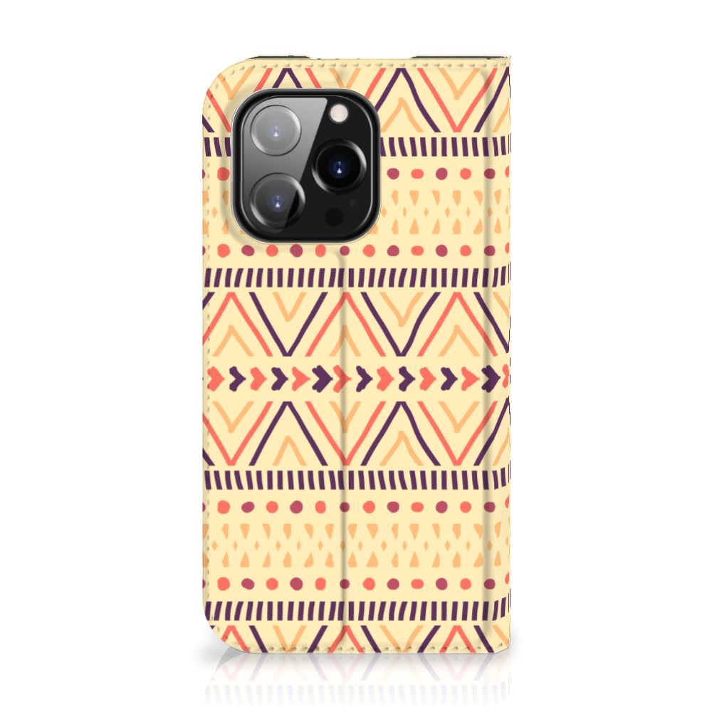iPhone 14 Pro Hoesje met Magneet Aztec Yellow - B2C Telecom