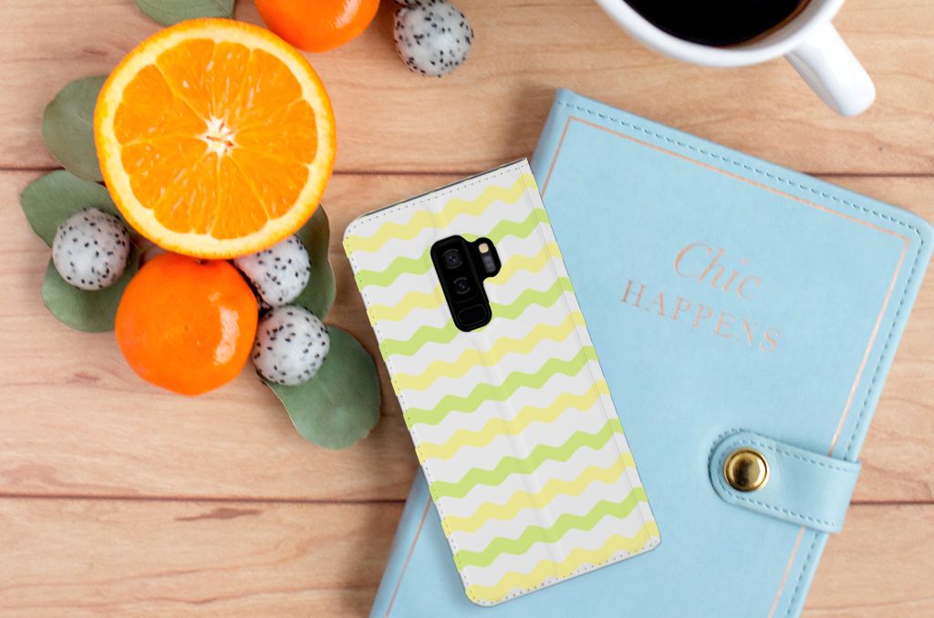 Samsung Galaxy S9 Plus Hoesje met Magneet Waves Yellow