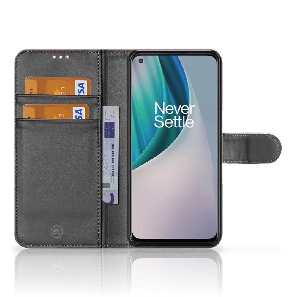 OnePlus Nord N10 Bookstyle Case Nederlandse Vlag met pasjes en smartphone scherm zichtbaar.