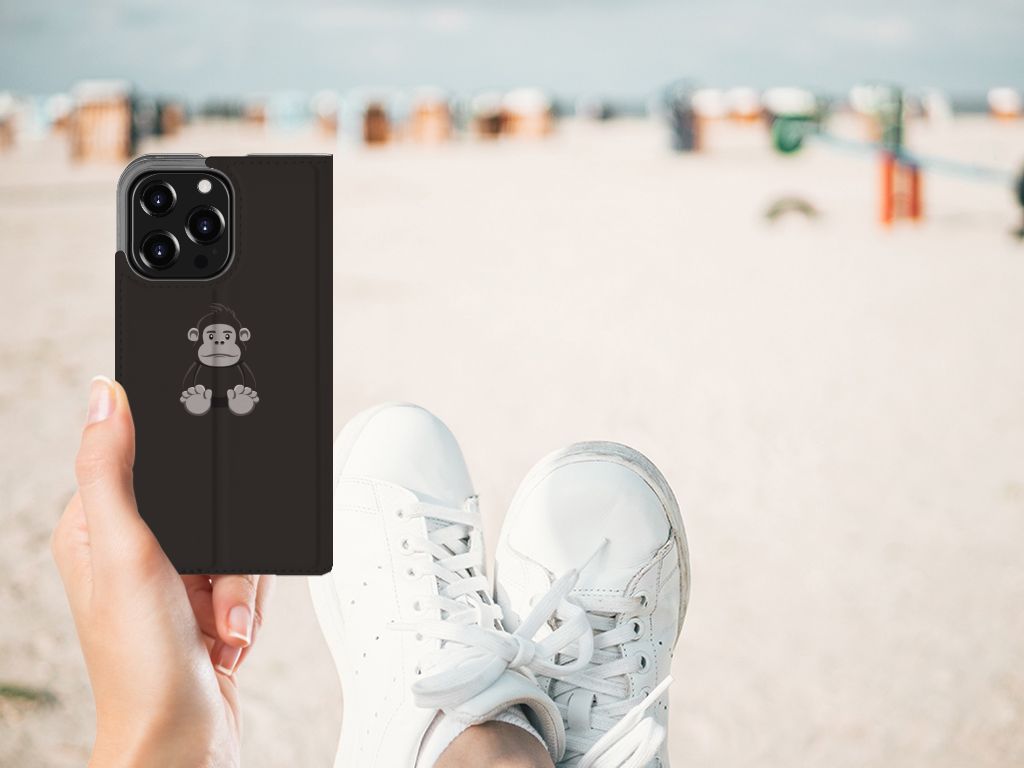 iPhone 13 Pro Magnet Case Gorilla met een schattige aapdesign 🐒, perfect voor stijl en functionaliteit.