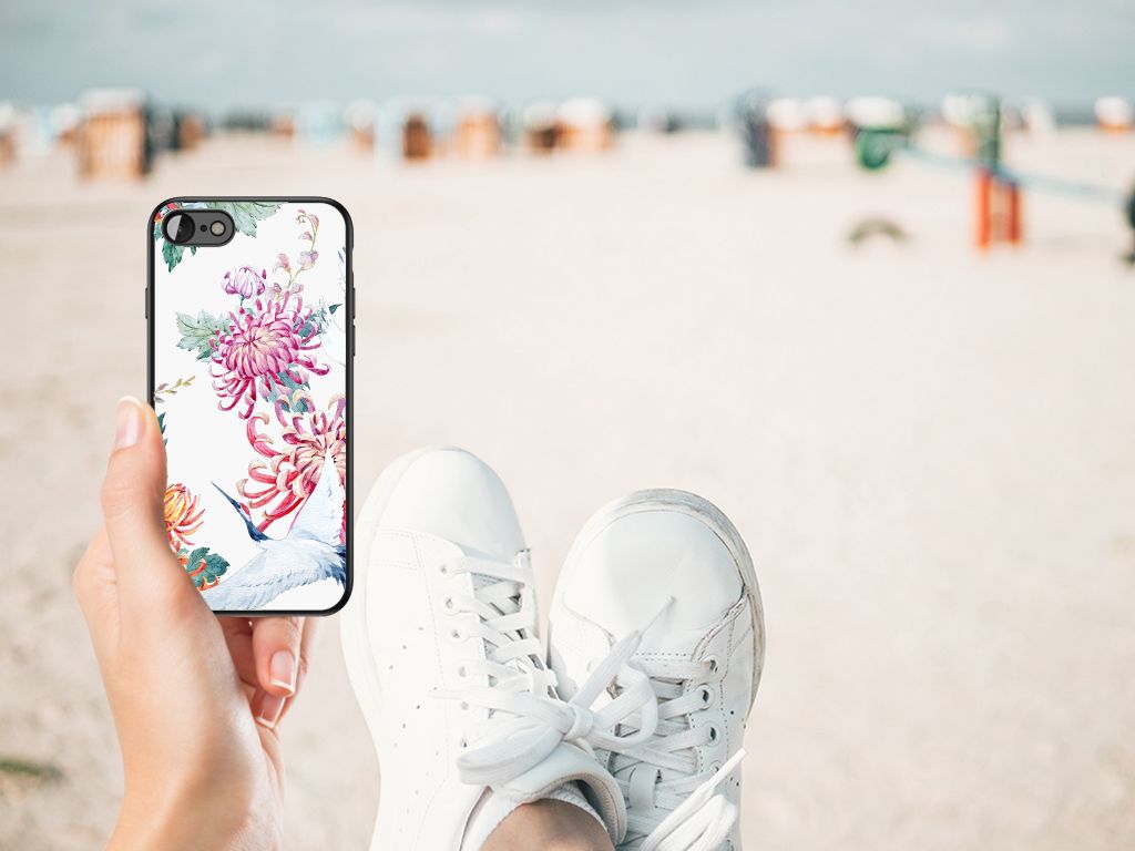 iPhone SE 2022 | SE 2020 | 7/8 Dierenprint Telefoonhoesje Bird Flowers met kleurrijke bloemenprint op het strand.