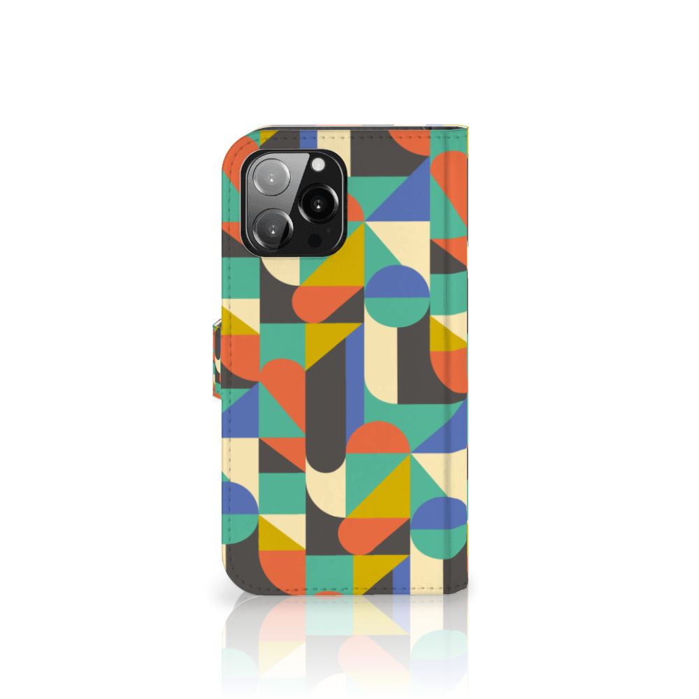 iPhone 13 Pro Max Telefoon Hoesje Funky Retro met kleurrijk geometrisch patroon.