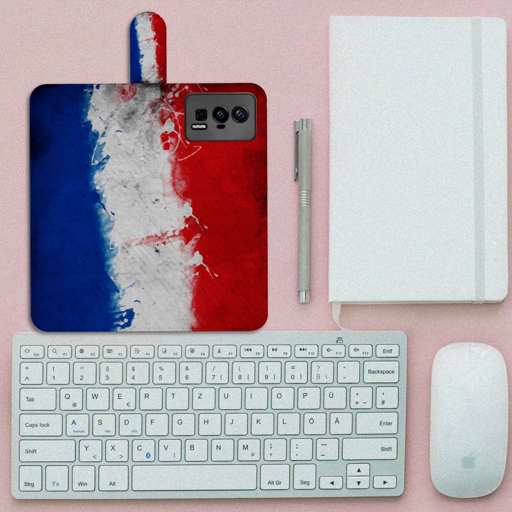 Xiaomi Poco F5 Pro Bookstyle Case Nederland met artistiek ontwerp van de Nederlandse vlag.