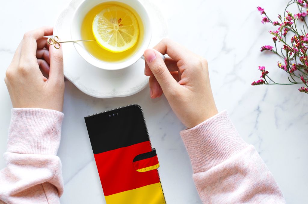 Motorola Moto G22 Bookstyle Case Duitsland
