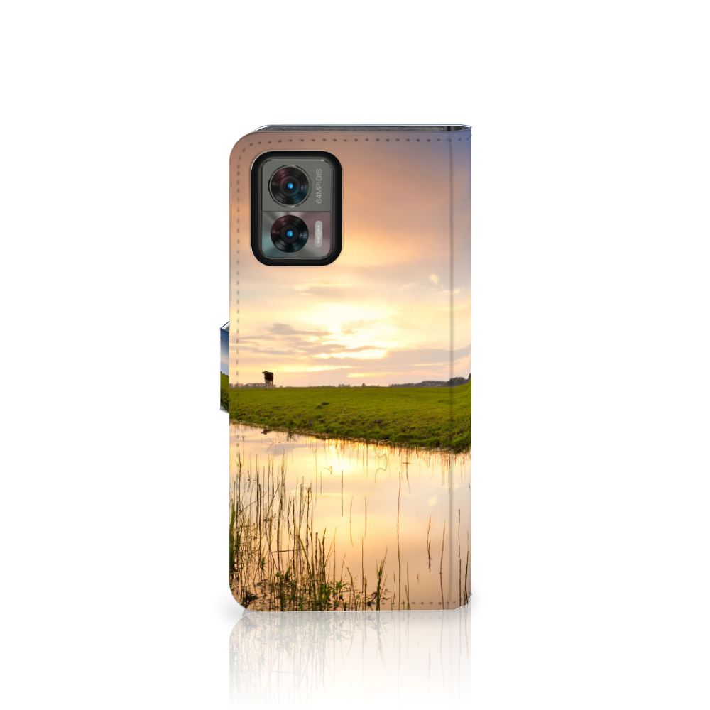 Motorola Edge 30 Neo Telefoonhoesje met Pasjes Koe