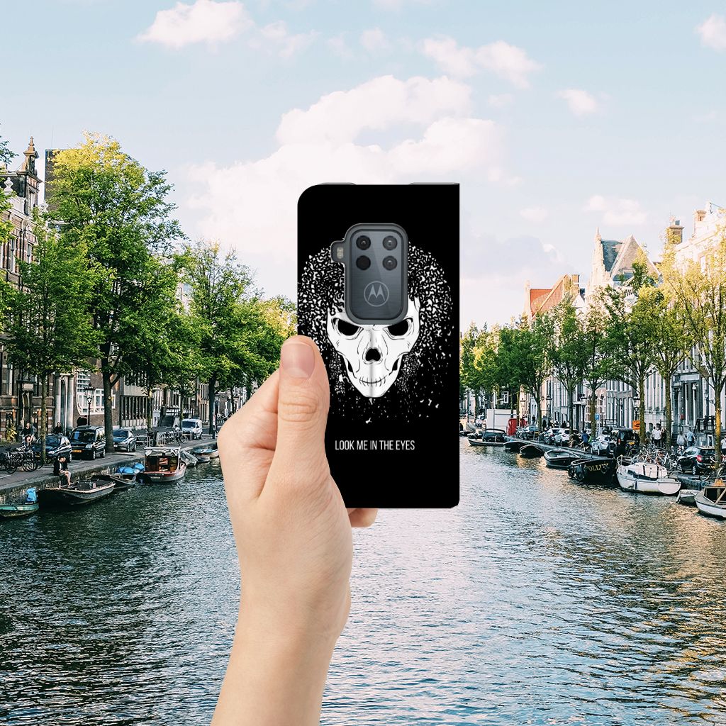 Mobiel BookCase Motorola One Zoom Skull Hair - B2C Telecom