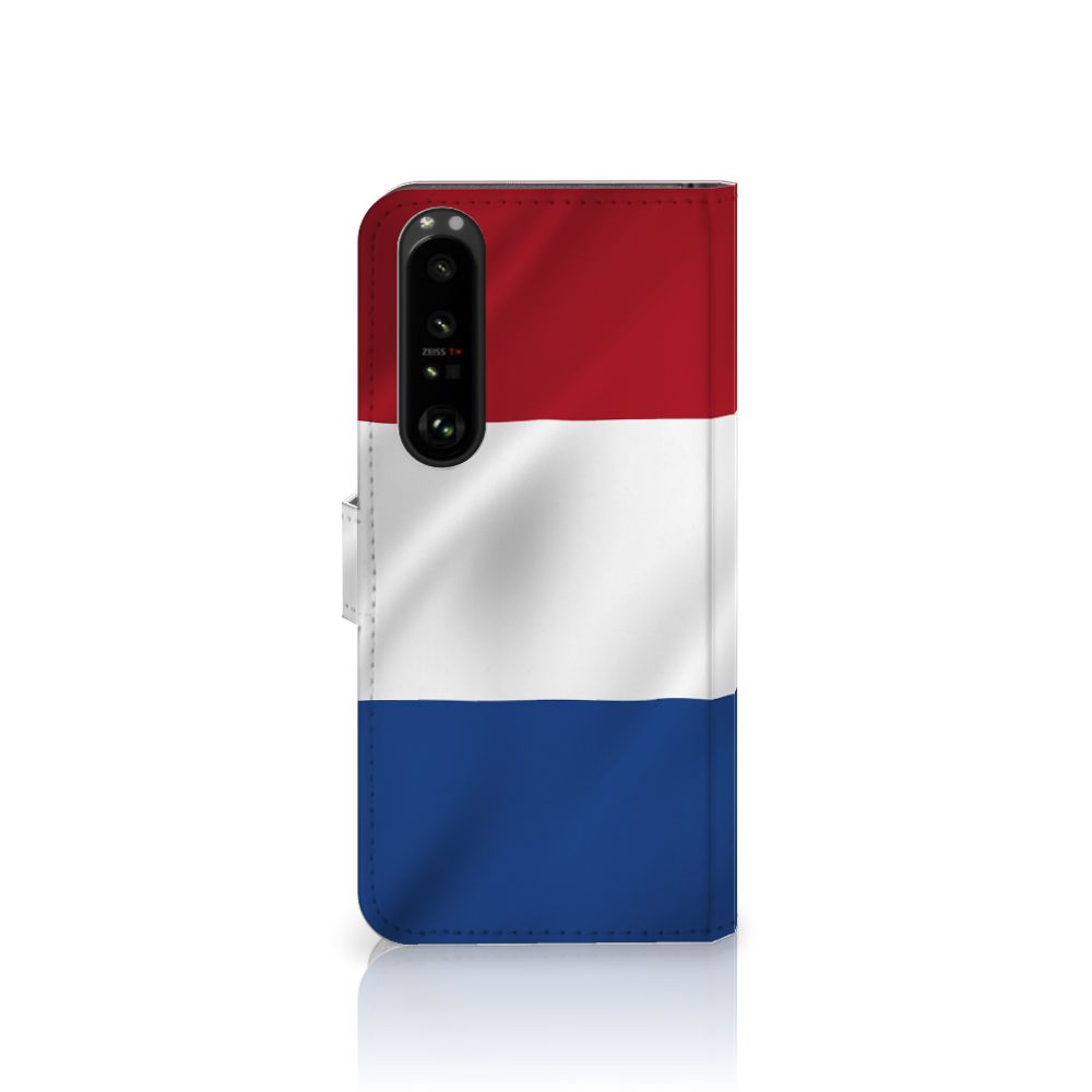 Sony Xperia 1 III Bookstyle Case Nederlandse Vlag met artistiek design, ideaal voor Nederlandse trots.