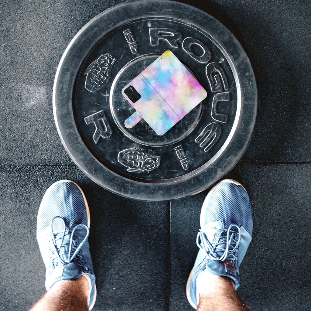 Hoesje OPPO Reno6 5G Watercolor Light op een fitnessgewicht in de sportschool.