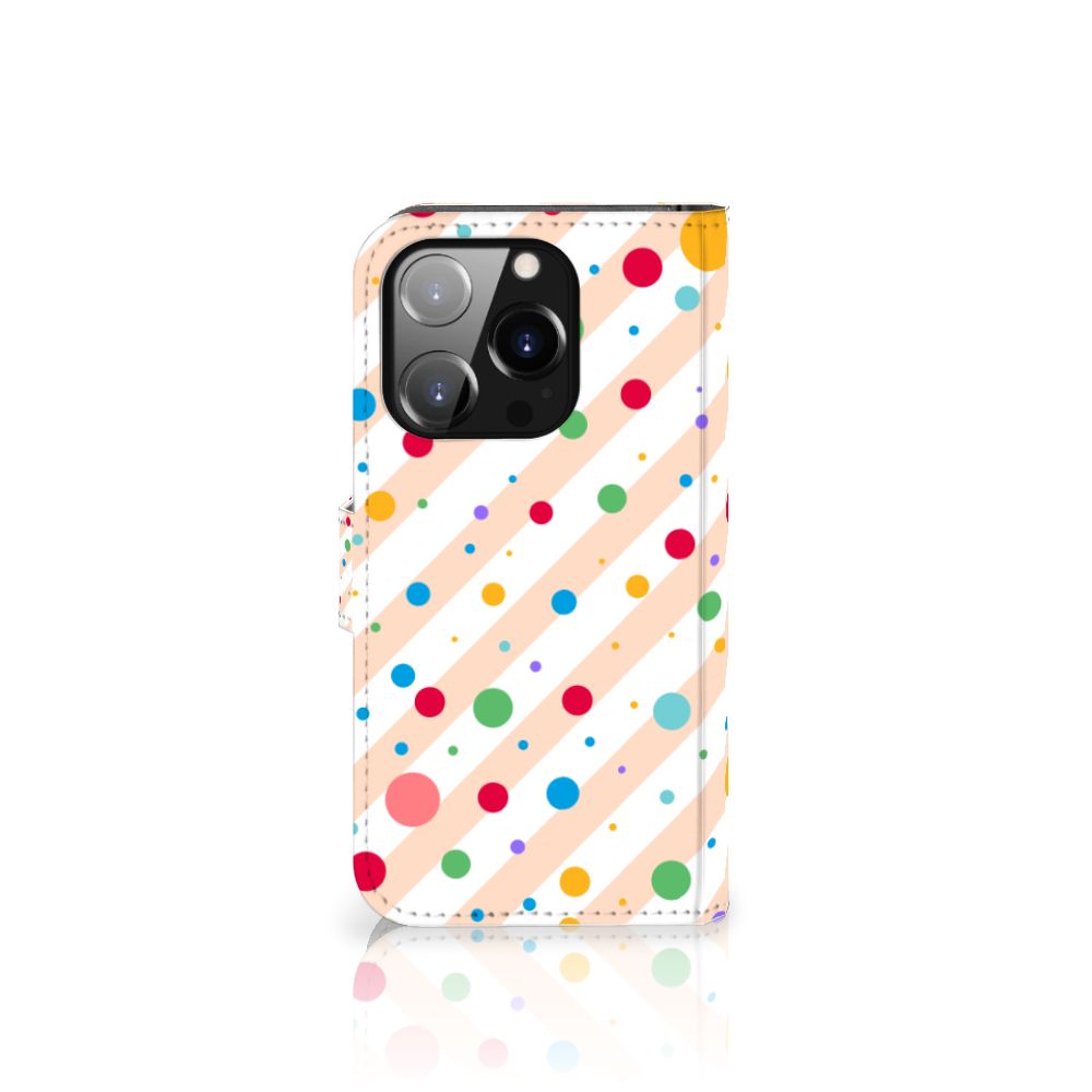 iPhone 14 Pro Telefoon Hoesje Dots met kleurrijke stippen op een gestreepte achtergrond.