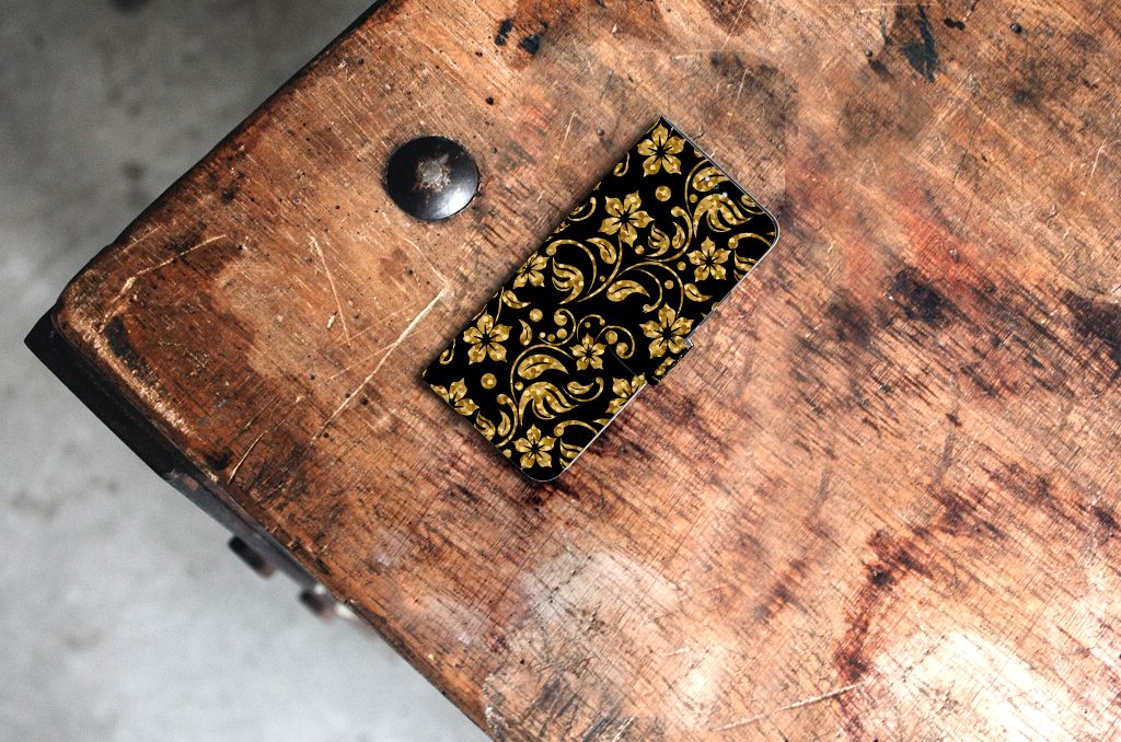 Samsung Galaxy S22 Plus Hoesje Gouden Bloemen