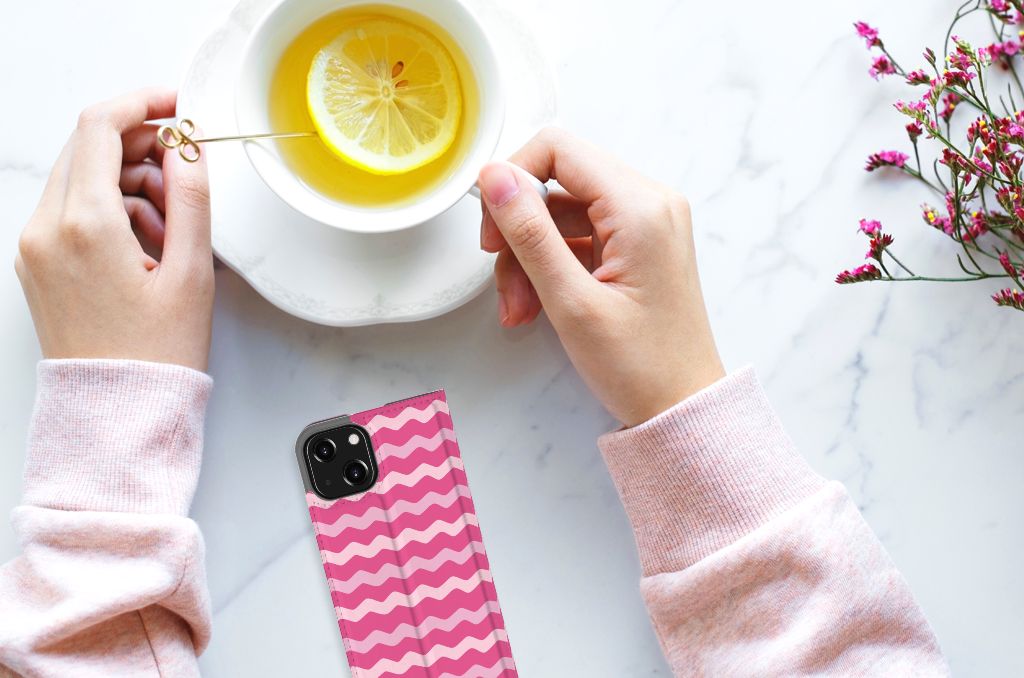 iPhone 13 Mini Hoesje met Magneet Waves Pink - B2C Telecom