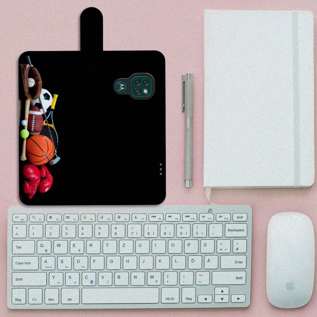 Motorola Moto G9 Play | E7 Plus Wallet Case met Pasjes Sports met sportattributen op een bureau
