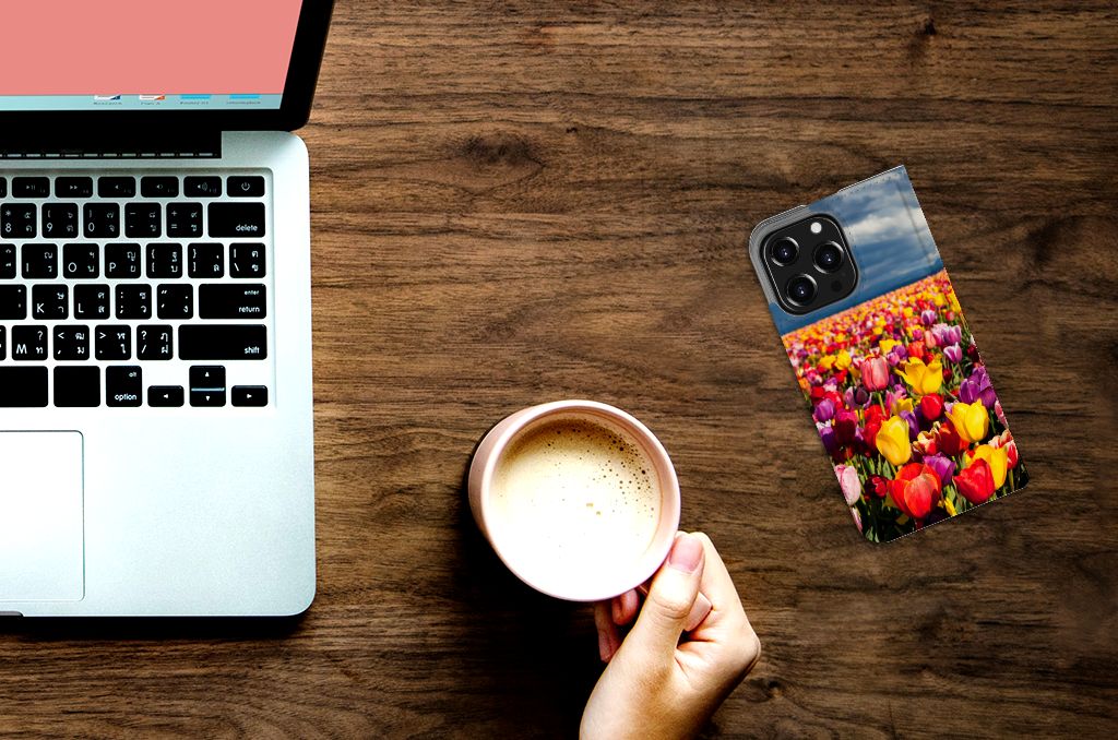 iPhone 13 Pro Smart Cover Tulpen - B2C Telecom