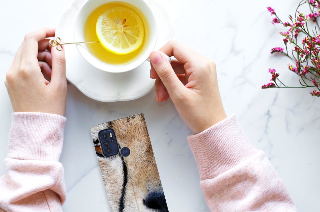 Motorola Moto G60s Hoesje maken Cheetah met close-up van een cheetah op een stijlvolle telefoonhoes.