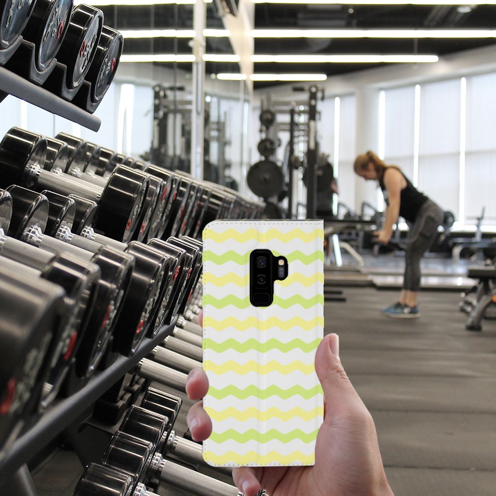 Samsung Galaxy S9 Plus Hoesje met Magneet Waves Yellow